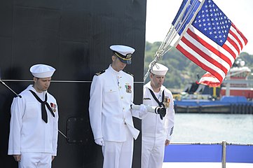 Урочистий підйом Військово-морського прапора на підводному човні ВМС США «Міссурі». 31 липня 2010