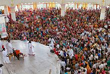 Satsang held by Sri Sri Ravi Shankar at the Vishalakshi Mantap. VM Satsang.jpg