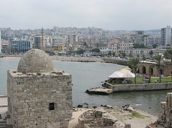 העיר המודרנית בצידון נשקפת ממבצר הים הצלבני