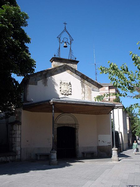 File:Vitoria - Cementerio de Santa Isabel 09.jpg