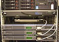 Tre dei server di Wikimedia nel formato rack U1