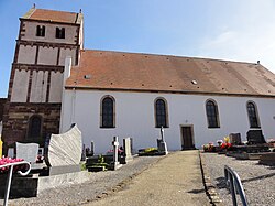 Façade nord avec le clocher roman et la nef baroque