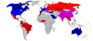 Tráfico de seres humanos. Casos mais relatados de países de origem e destino. Origem: vermelho claro; muito alto, vermelho escuro; alta. Destino: azul claro; muito alto, azul escuro; alta. Roxo: país de origem e destino.(Dados de 2006)