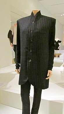 220px-Yohji_Yamamoto_wool_suit_c_1990.jpg