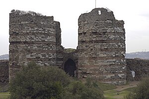 Yoros Castle 0408.jpg