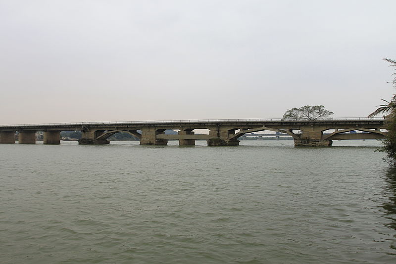 File:Zhangzhou Jiangdong Qiao 20120225-5.jpg