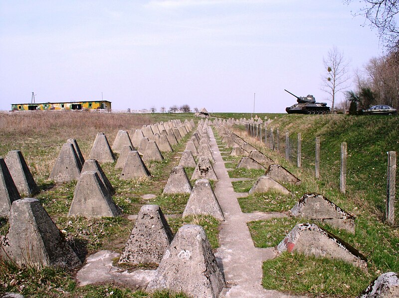 File:"Zęby smoka" - panoramio.jpg