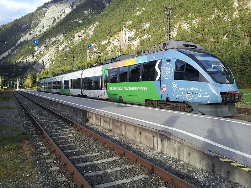 File:ÖBB 4024 085 Tirol 2050 energieautonom.jpg