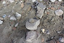 Камења за толчење кај главното наоѓалиште