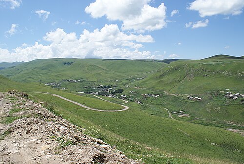 Село карачаево. Кичи-балык Малокарачаевский район. Аул кичи-балык Малокарачаевский район. Элькуш КЧР. Село Кичмалка.