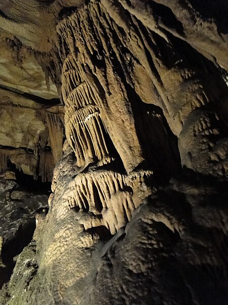 File:Пещерата Леденика - panoramio (11).jpg