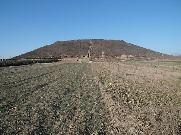 Weiling (渭陵), the tomb of Emperor Cheng, in Xianyang, Shaanxi