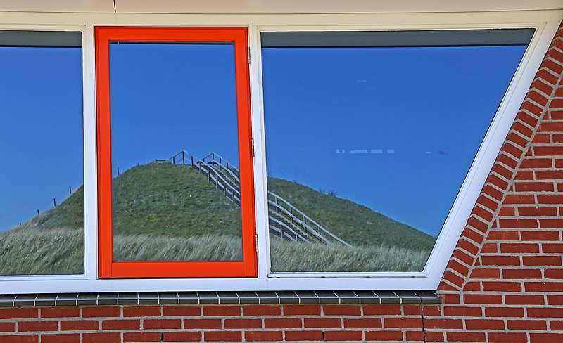 File:00 3991 Spiegelung im Fensterglas.jpg