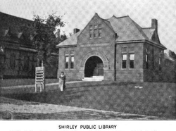 1899
Shirley publika biblioteko Massachusetts.png