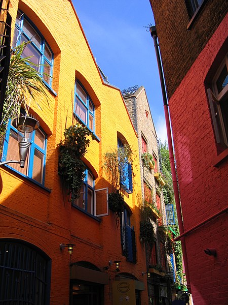 File:2005-06-19 - United Kingdom - England - London - Neal's Yard - Miscellenaeous 4887282043.jpg