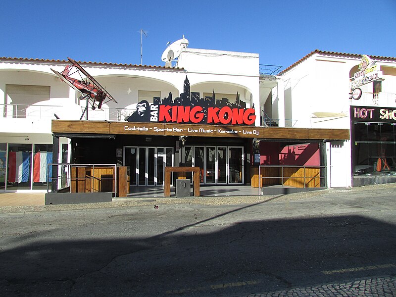 File:2017-11-12 King Kong cocktail bar, Avenida Dr (2).JPG