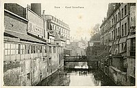Pont sur le canal de la Monnaie reliant la rue des Trois Mollettes à la rue du Cirque