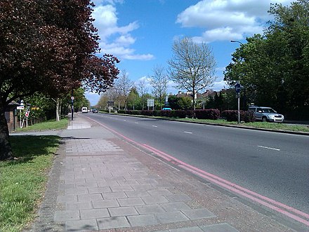 A short part of the South Circular Road is a relatively fast dual carriageway road. Early 20th century plans called for the entire route to be this standard.