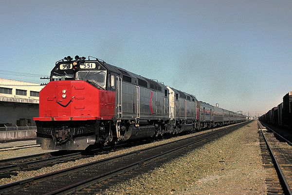 No. 551 at Newhall Yard in San Jose, California, with the Coast Starlight in 1975. The later SDP40Fs were distinguished from the first 40 by lower-pro