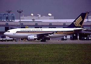 Airbus A310-324, Singapore Airlines AN0118392.jpg