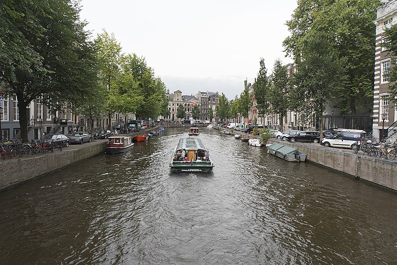 File:Amsterdam Canal (8312864101).jpg