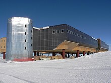 Amundsen-Scott South Pole Station (left side).jpg