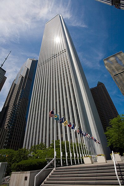 File:Aon Center (3671118222).jpg