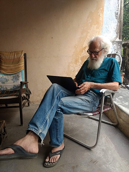 File:Arvind Krishna Mehrotra at his Dehradun home - 2018.jpg