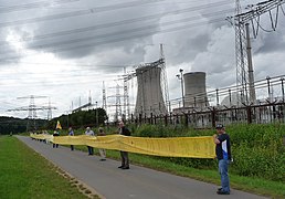 Demonstranten am 380-kV-Umspannwerk des KKG im Jahre 2011