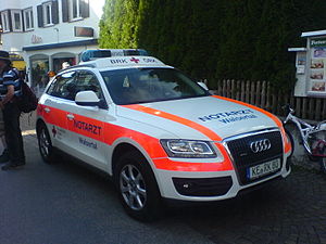 Notarzteinsatzfahrzeug der Rotkreuzbereitschaft Oberstdorf, Aufschrift „Notarzt Walsertal“; Audi Q5 quattro, seit Dezember 2009 im Einsatz; Funkrufname: Rot-Kreuz-Oberallgäu 45-76-2 (NEF 92.411); Kooperation Bayerisches Rotes Kreuz und Österreichisches Rotes Kreuz (no images other than mine)  Germany