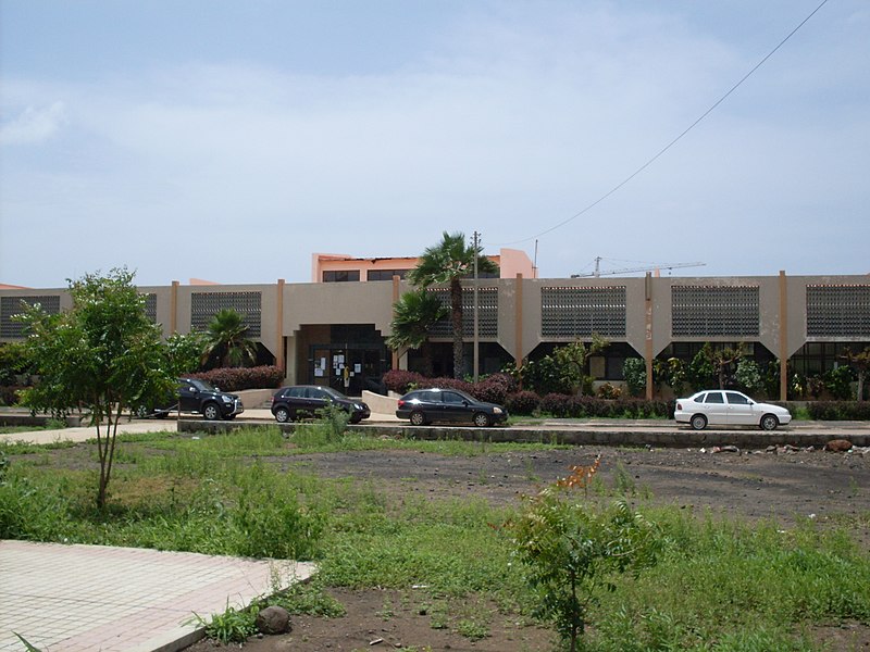 File:Biblioteca Nacional, Praia, Cape Verde.jpg