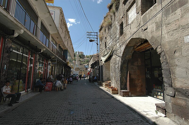 File:Bitlis 5701 Sokak Han 1335.jpg