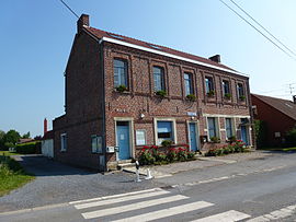 Bousignies (Nord, Fr) maire-école.JPG