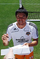 Brian Ching signing autographs, 2008