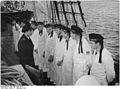 Bundesarchiv Bild 183-12958-0012, Segelschulschiff "Wilhelm Pieck", Besatzung.jpg