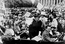 Bundesarchiv Bild 183-S61468, Pazifistendemonstration im Berliner Lustgarten.jpg