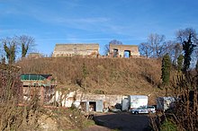 Der Burgberg in Heinsberg, im Februar 2011 vom Kirchberg aus gesehen. Die Bauarbeiten im Burggraben dienen dem Umbau des Hauses Lennartz zum Museumsgebäude.