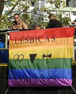 לסביות: אטימולוגיה, הומוסקסואליות בנשים ללא זהות לסבית, גיבוש זהות לסבית קולקטיבית