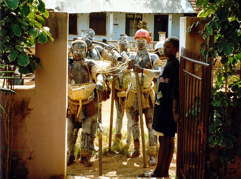 File:Carnaval Bissau 1991 (15620819168).jpg