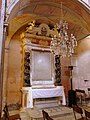 Altare laterale della chiesa di San Martino, Casale, Pignone, Liguria, Italia