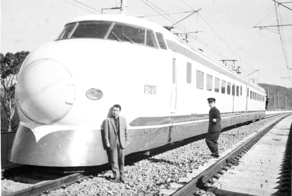 Class 1000 Shinkansen Photograph.png
