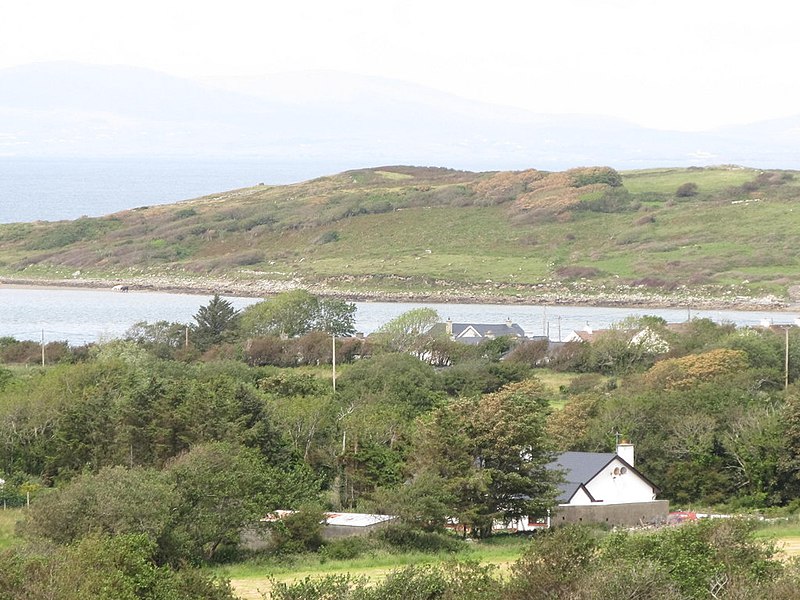 File:Coastal hamlet west of Cliffoney - geograph.org.uk - 2513234.jpg