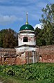 Corner tower of enclosure Rizopolozhensky Convent in Suzdal.jpg