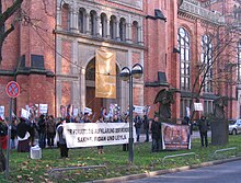 Manifestación en Düsseldorf por su muerte.