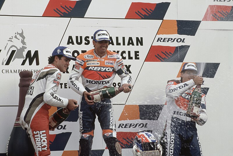 File:Daryl Beattie, Mick Doohan and Àlex Crivillé 1995 Eastern Creek.jpg