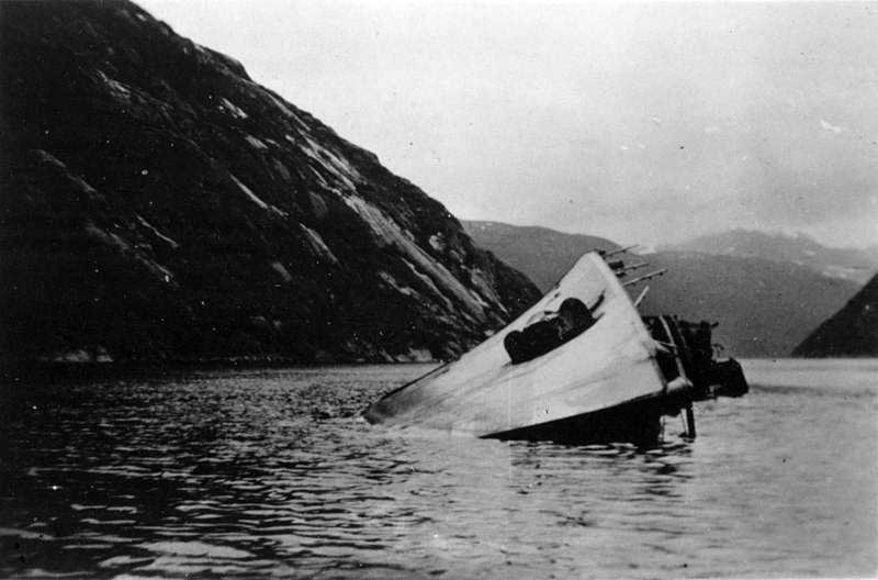 File:Destroyed German destroyer in Rombak fjord in 1940.jpg