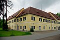 Im 18. Jahrhundert im Besitz der Großnichten des Karl Freiherr von Puchbaum, Maria Eleonore Gräfin Steinpeiß und Maria Anna Gräfin Gaisruck: Schloss Feilhofen (aus einem ehemaligen Wirtschaftshof der Burg Deutschlandsberg).