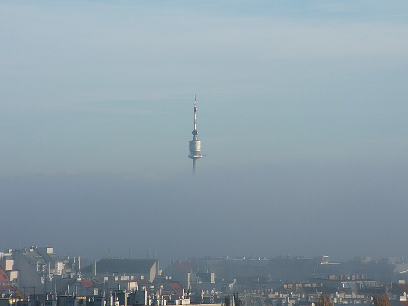 File:Donauturm-nebel.jpg