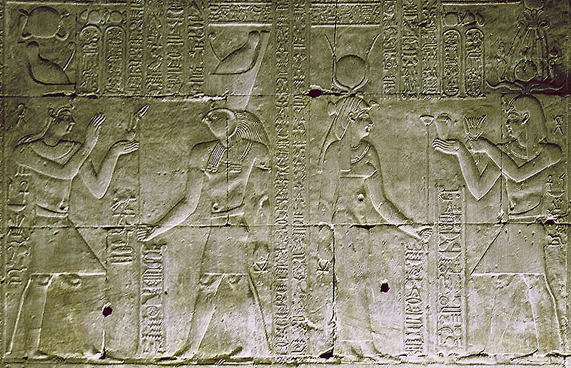 File:Edfu 1999 12.jpg