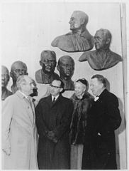 Eleanor Roosevelt, Jonas Salk, and Basil O'Connor at The Infantile Paralysis Hall of Fame in Warm Springs, Georgia - NARA - 196184.jpg